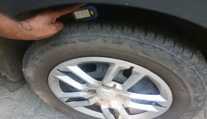 2022 Renault TRIBER RXT AMT, Petrol, Automatic, 35,863 km, tyre