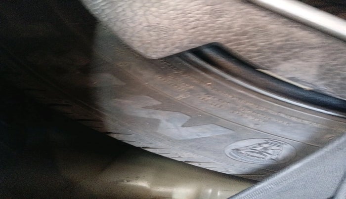 2020 Mahindra XUV300 W8 (O) 1.5 DIESEL, Diesel, Manual, 77,631 km, tyre