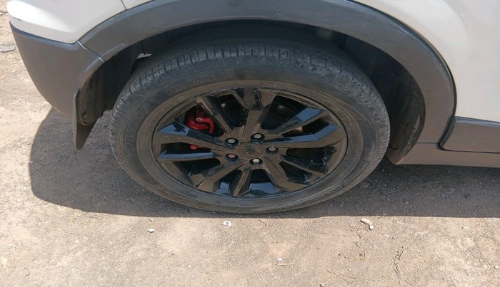 2020 Mahindra XUV300 W8 (O) 1.5 DIESEL, Diesel, Manual, 77,631 km, tyre