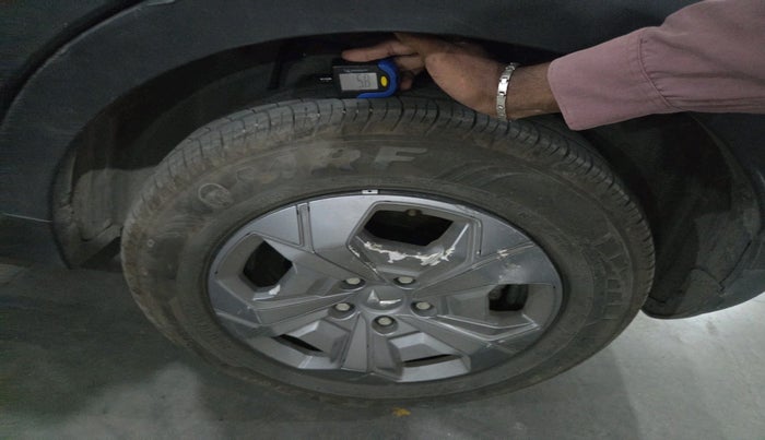 2024 Mahindra XUV 3XO MX3 Pro 1.2 L TCMPFi, Petrol, Manual, 21,580 km, tyre