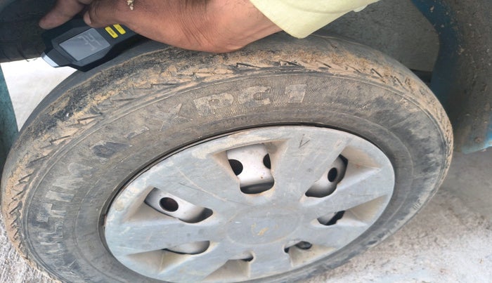 2022 Maruti Eeco 7 STR STD 1.2, Petrol, Manual, 53,047 km, tyre