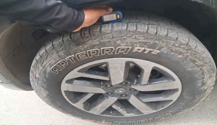 2020 Tata Harrier XZA PLUS 2.0L, Diesel, Automatic, 88,049 km, tyre