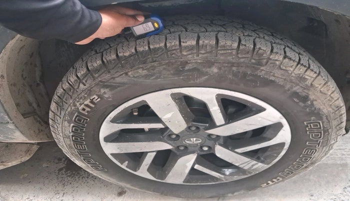 2020 Tata Harrier XZA PLUS 2.0L, Diesel, Automatic, 88,049 km, tyre