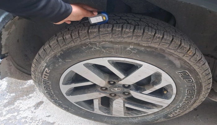 2020 Tata Harrier XZA PLUS 2.0L, Diesel, Automatic, 88,049 km, tyre