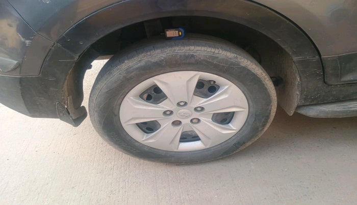 2017 Hyundai Creta E PLUS 1.6 PETROL, Petrol, Manual, 80,275 km, tyre