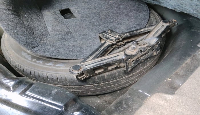 2018 Ford Figo Aspire TITANIUM 1.2 PETROL, Petrol, Manual, 97,269 km, tyre