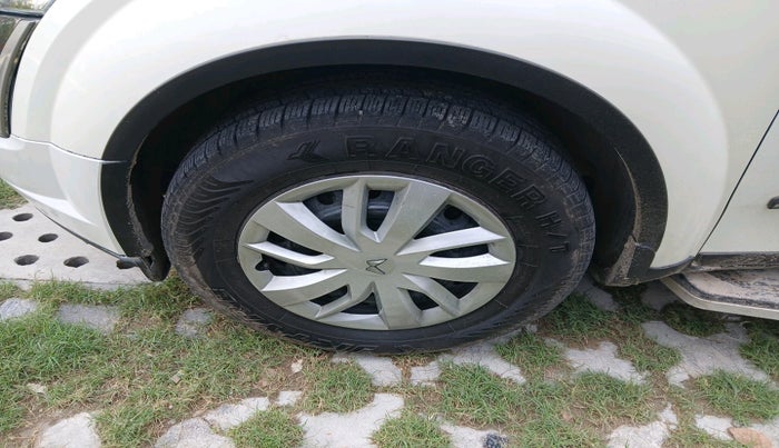 2019 Mahindra XUV500 W7 AT, Diesel, Automatic, 81,830 km, tyre