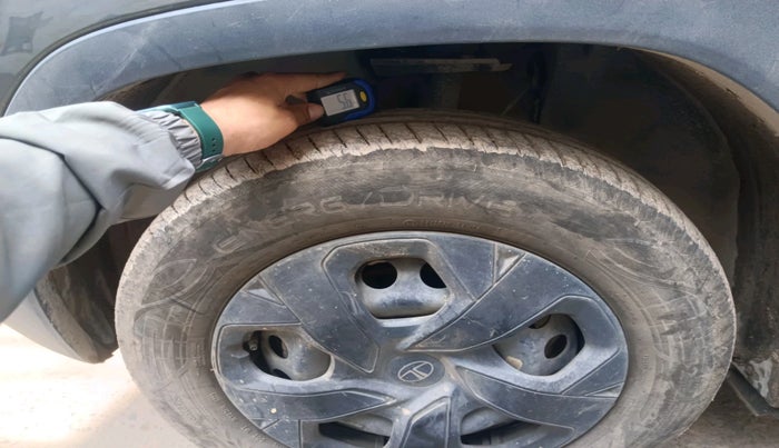 2024 Tata PUNCH ADVENTURE MT CNG , CNG, Manual, 14,247 km, tyre