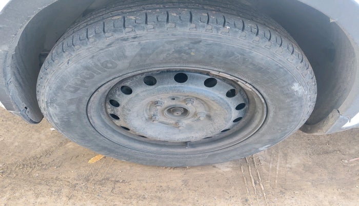 2017 Mahindra XUV500 W6, Diesel, Manual, 1,27,995 km, tyre