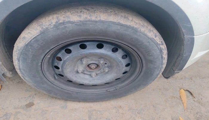 2017 Mahindra XUV500 W6, Diesel, Manual, 1,27,995 km, tyre