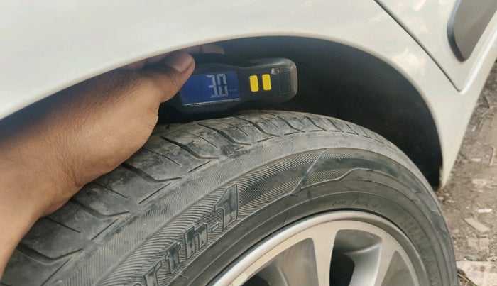 2016 Hyundai Grand i10 ASTA (O) AT 1.2 KAPPA VTVT, Petrol, Automatic, 54,063 km, tyre