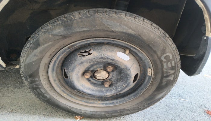 2016 Datsun Go A, Petrol, Manual, 31,959 km, tyre