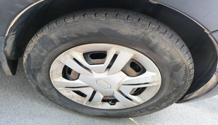 2016 Datsun Go A, Petrol, Manual, 31,959 km, tyre