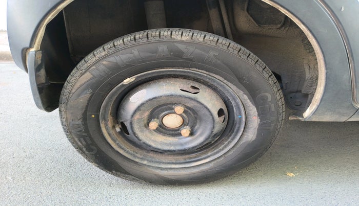 2016 Datsun Go A, Petrol, Manual, 31,959 km, tyre