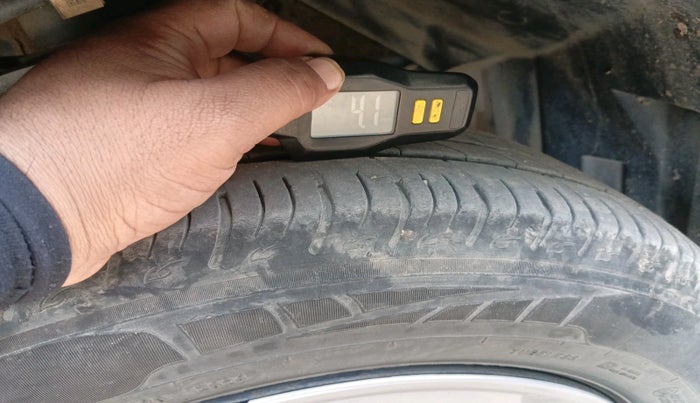 2024 Maruti BREZZA LXI S- CNG, CNG, Manual, 32,068 km, tyre