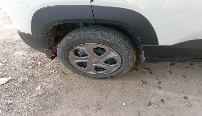 2024 Maruti BREZZA LXI S- CNG, CNG, Manual, 32,068 km, tyre