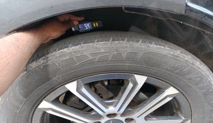 2023 Mahindra XUV700 AX 7 LUXURY D AWD AT 7 STR, Diesel, Automatic, 53,446 km, tyre