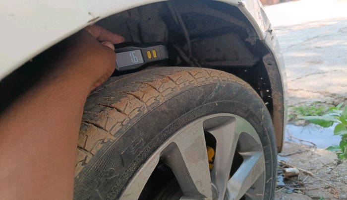 2015 Hyundai Elite i20 ASTA 1.4 CRDI, Diesel, Manual, 1,38,464 km, tyre