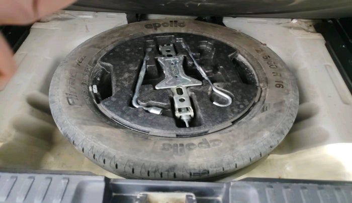 2022 Toyota URBAN CRUISER PREMIUM GRADE MT, Petrol, Manual, 1,10,668 km, tyre