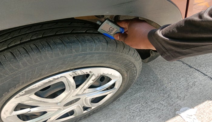 2016 Mahindra Kuv100 K6 PLUS 6 STR, Petrol, Manual, 43,236 km, tyre