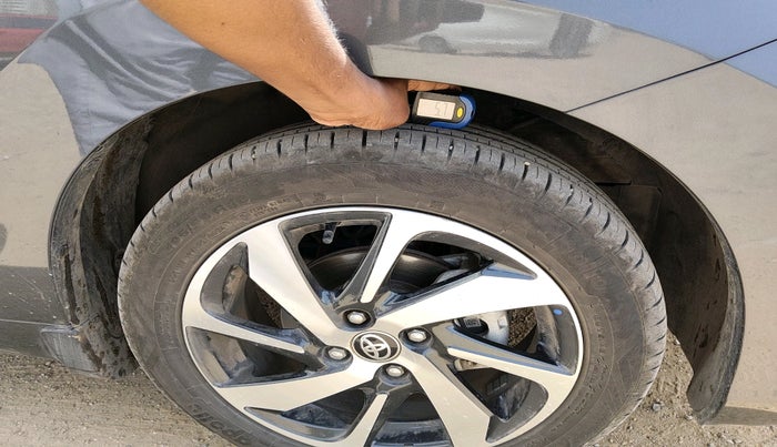 2024 Toyota Glanza V AMT, Petrol, Automatic, 25,049 km, tyre