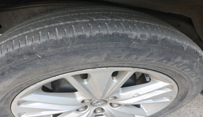 2016 Toyota Innova Crysta 2.8 ZX AT 7 STR, Diesel, Automatic, 1,95,833 km, tyre