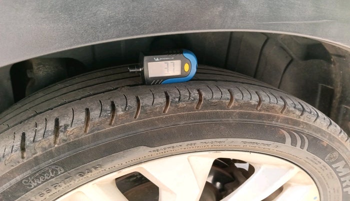 2020 Mahindra XUV300 W8 1.2 PETROL, Petrol, Manual, 46,127 km, tyre