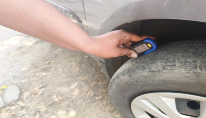 2014 Maruti Swift Dzire VXI, Petrol, Manual, 1,35,041 km, tyre