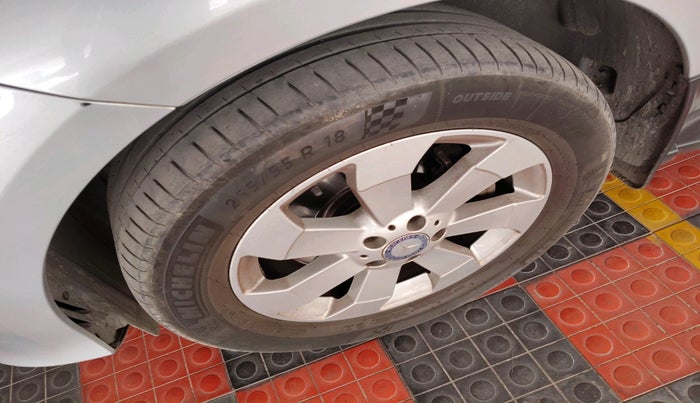 2016 Mercedes Benz GLE 250 D4 MATIC, Diesel, Automatic, 1,26,064 km, tyre