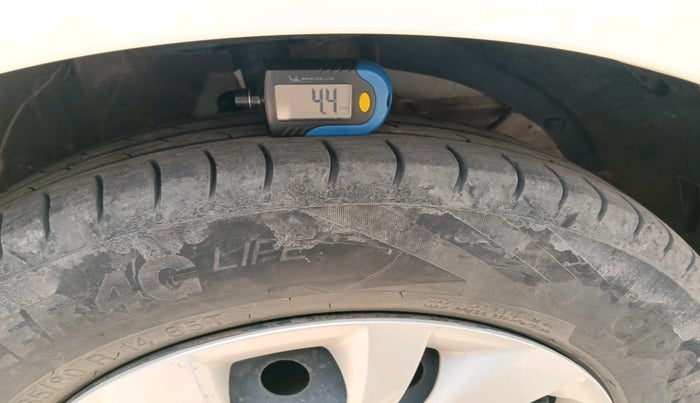 2022 Maruti Swift VXI, CNG, Manual, 95,242 km, tyre