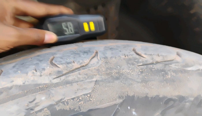 2012 Mahindra Scorpio EX M2DI, Diesel, Manual, 2,10,602 km, tyre