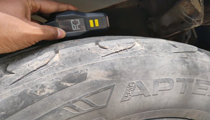 2012 Mahindra Scorpio EX M2DI, Diesel, Manual, 2,10,602 km, tyre