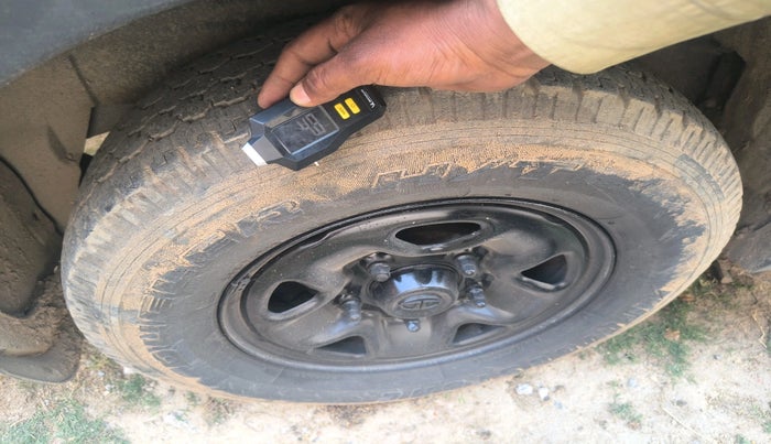 2018 Tata Hexa XM 4X2 7 STR, Diesel, Manual, 44,253 km, tyre