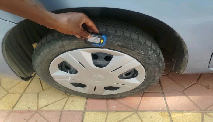 2015 Maruti Wagon R 1.0 VXI, Petrol, Manual, 43,627 km, tyre