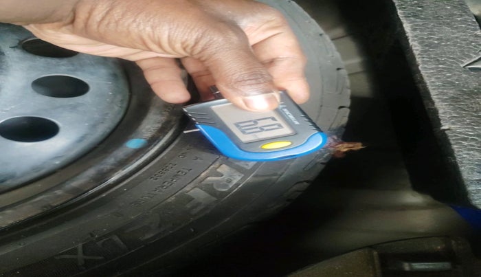 2015 Maruti Wagon R 1.0 VXI, Petrol, Manual, 43,627 km, tyre