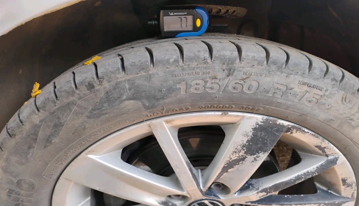 2010 Volkswagen Vento TRENDLINE 1.6, Petrol, Manual, 85,372 km, tyre