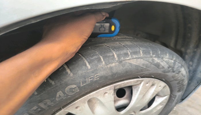 2014 Honda Amaze 1.2L I-VTEC S AT, Petrol, Automatic, 77,504 km, tyre