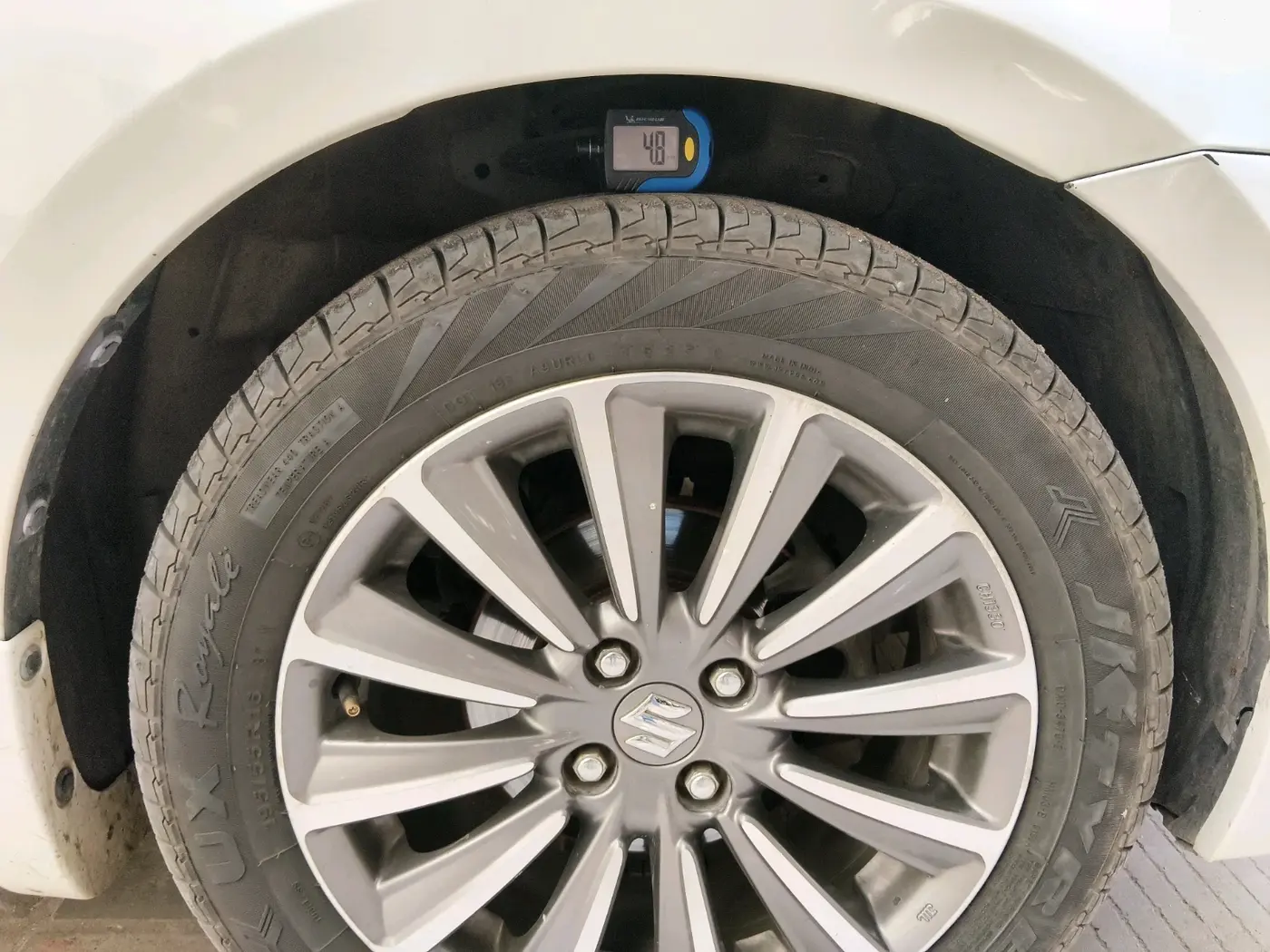 2021 Maruti Ciaz ALPHA  AT 1.5 SHVS PETROL, Petrol, Automatic, 1,14,305 km, tyre