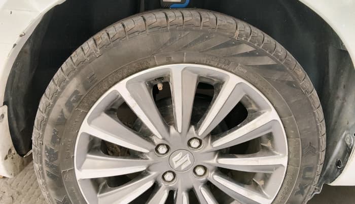 2021 Maruti Ciaz ALPHA  AT 1.5 SHVS PETROL, Petrol, Automatic, 1,14,305 km, tyre