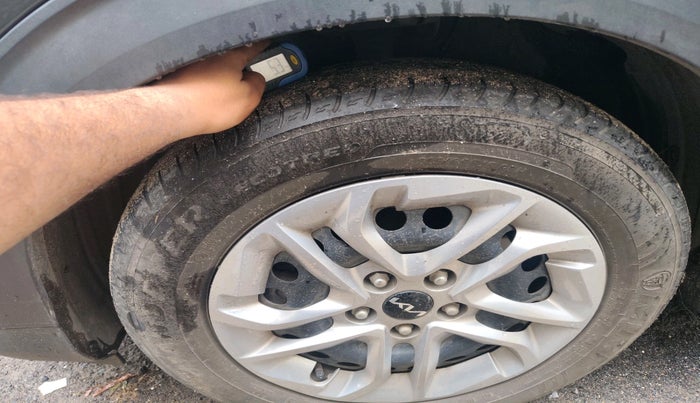 2023 KIA CARENS PRESTIGE 1.5 DIESEL IMT 7 STR, Diesel, Manual, 21,750 km, tyre