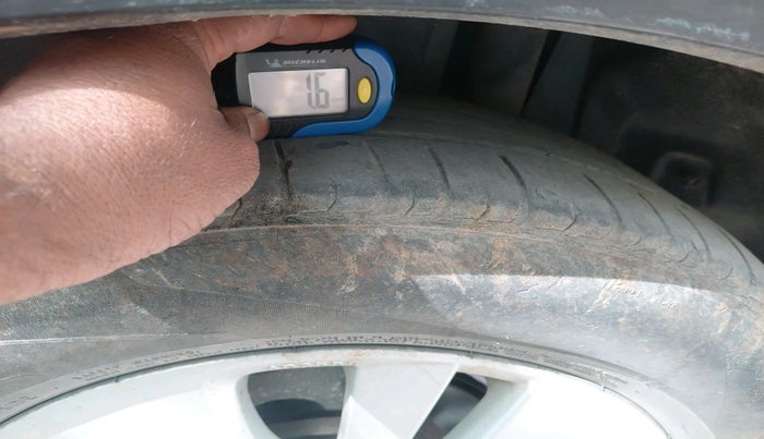 2015 Maruti S Cross ZETA 1.3, Diesel, Manual, 1,15,643 km, tyre