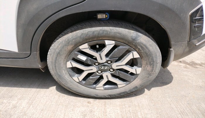 2023 Hyundai EXTER SX(O) 1.2 AMT, CNG, Automatic, 23,198 km, tyre