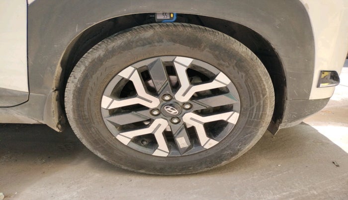 2023 Hyundai EXTER SX(O) 1.2 AMT, CNG, Automatic, 23,198 km, tyre