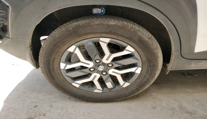 2023 Hyundai EXTER SX(O) 1.2 AMT, CNG, Automatic, 23,198 km, tyre