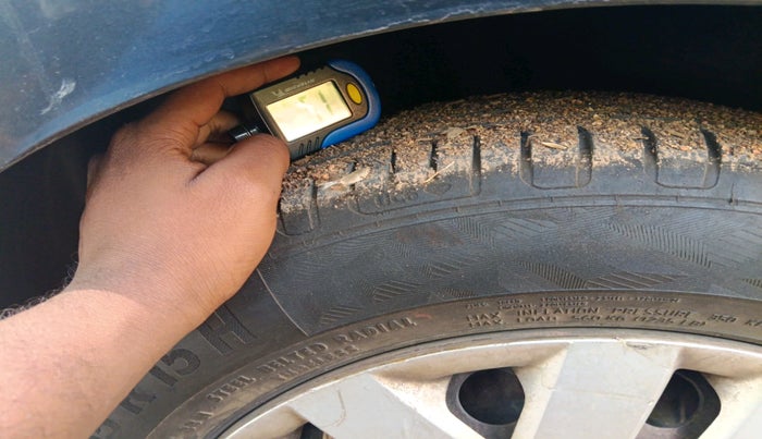 2014 Volkswagen Polo COMFORTLINE 1.2L, Diesel, Manual, 1,49,888 km, tyre