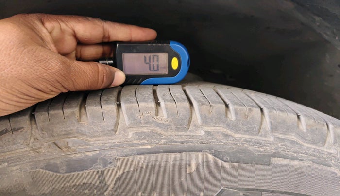 2018 Toyota Fortuner 2.8 4X2 MT, Diesel, Manual, 1,76,049 km, tyre