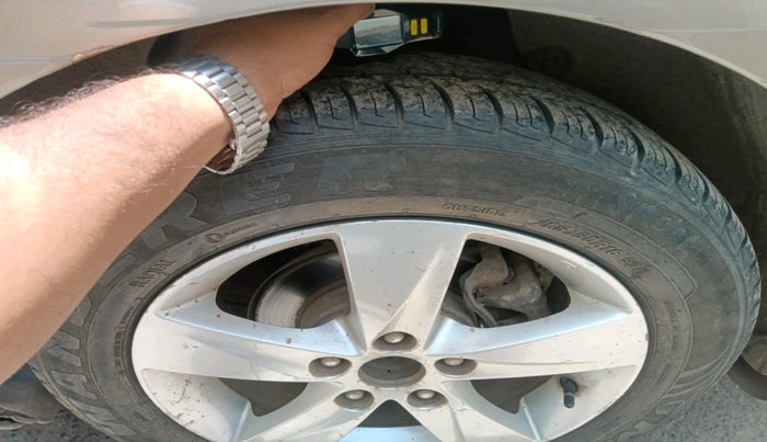 2012 Hyundai New Elantra 1.8 S VTVT, Petrol, Manual, 94,541 km, tyre