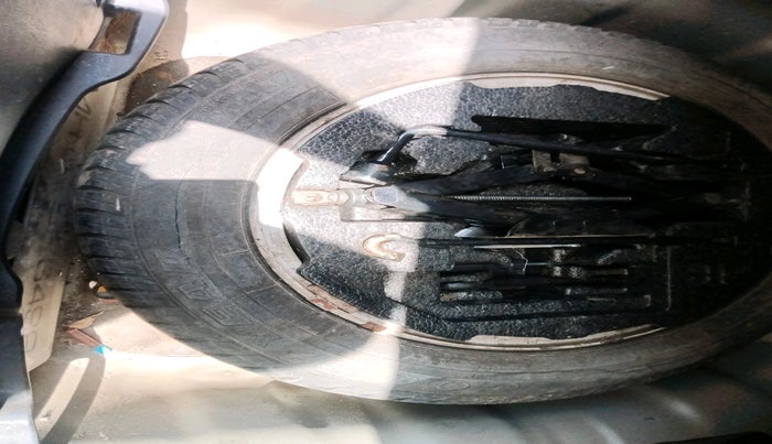 2012 Hyundai New Elantra 1.8 S VTVT, Petrol, Manual, 94,541 km, tyre