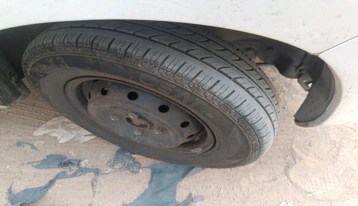 2014 Maruti Alto 800 LXI, Petrol, Manual, 57,736 km, tyre