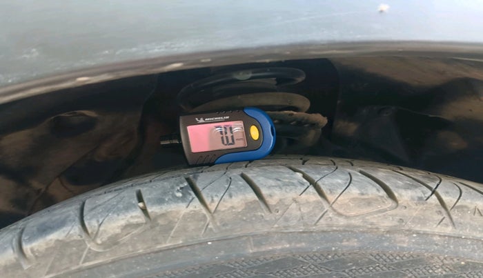 2019 Mahindra XUV300 W8 (O) 1.2 PETROL, Petrol, Manual, 1,18,341 km, tyre